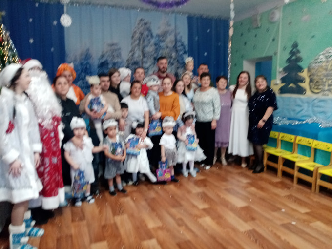 Новогодний утренник младшая группа Новогодний утренник младшая группа.